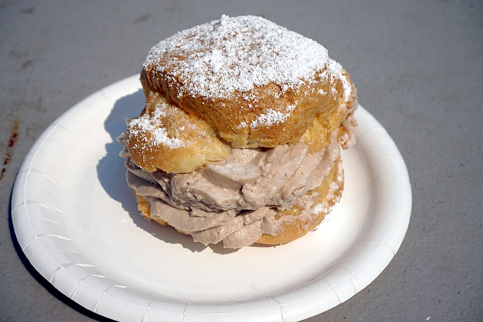 Profiterole (illustrative stock photo)